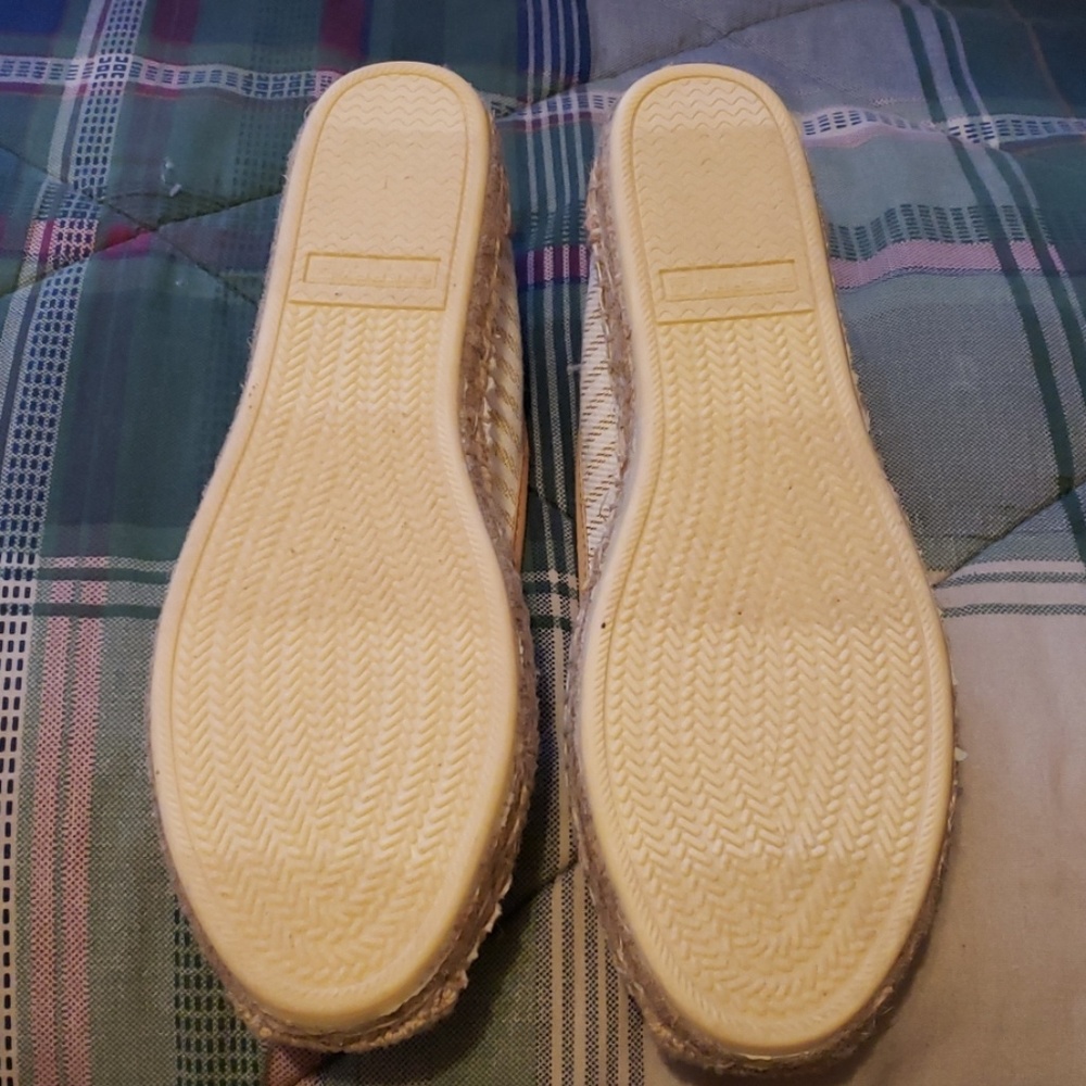 Shoes - Picture 3 of 3